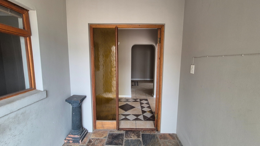 5 Bedroom Property for Sale in Country Club Western Cape